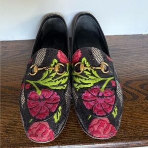 Gucci Jordaan Black Floral Loafers with Gold Accents